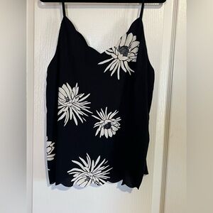 Halogen Floral Black and White Women's Top with scalloped hem size small
